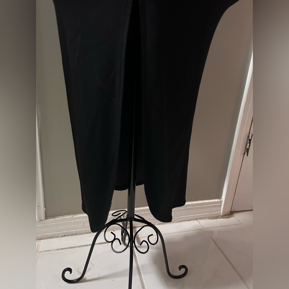 VTG Women’s 80s Elegant Black and White Halter Formal Dress. NYE Cocktail Dress - Picture 5 of 16